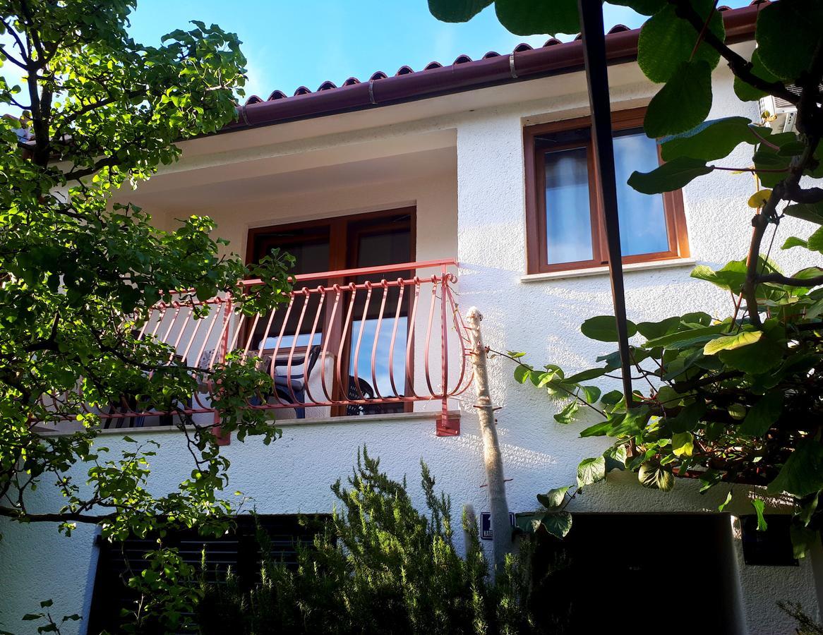 Apartments Lea Porec Bagian luar foto
