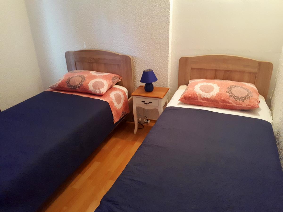 Apartments Lea Porec Bagian luar foto