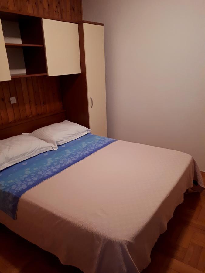 Apartments Lea Porec Bagian luar foto