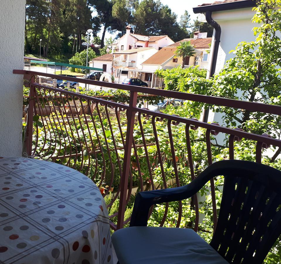 Apartments Lea Porec Bagian luar foto