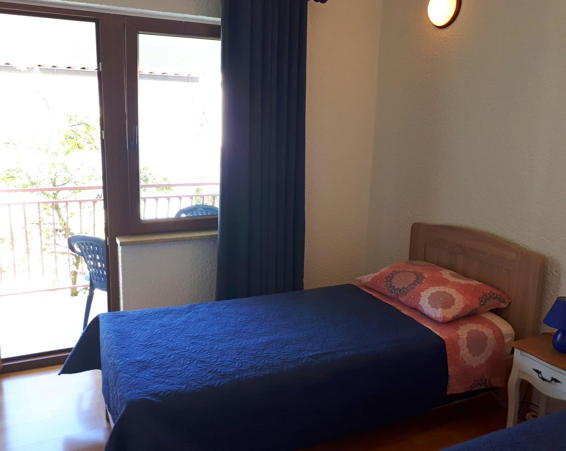 Apartments Lea Porec Bagian luar foto