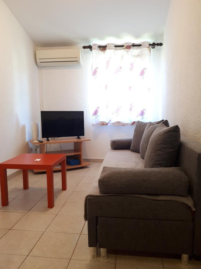 Apartments Lea Porec Bagian luar foto