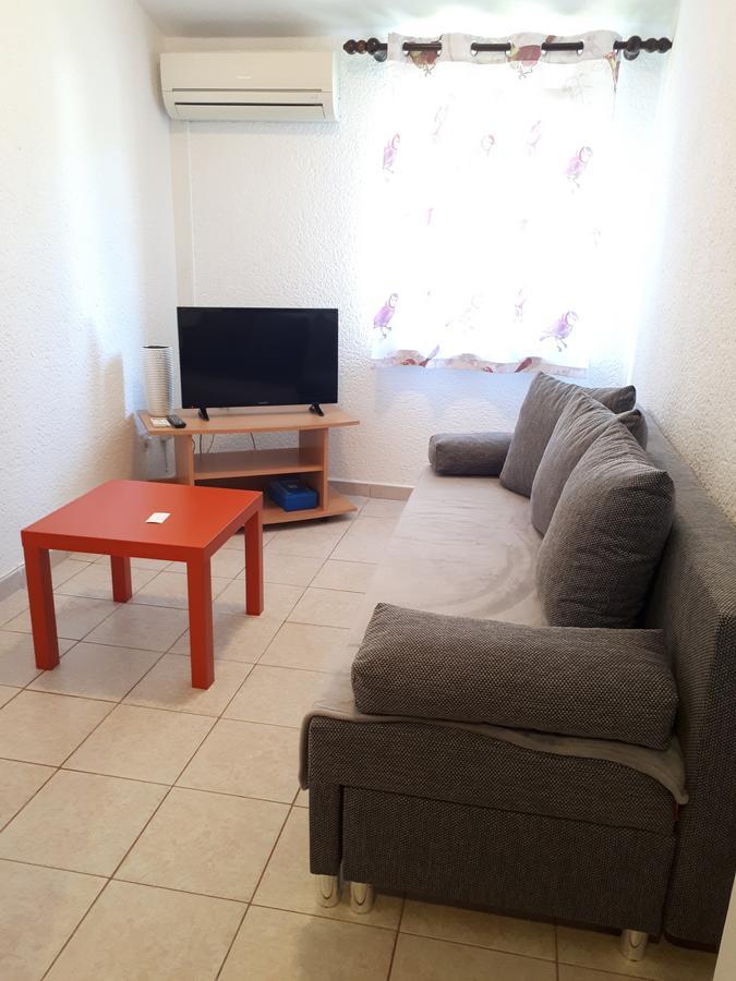 Apartments Lea Porec Bagian luar foto